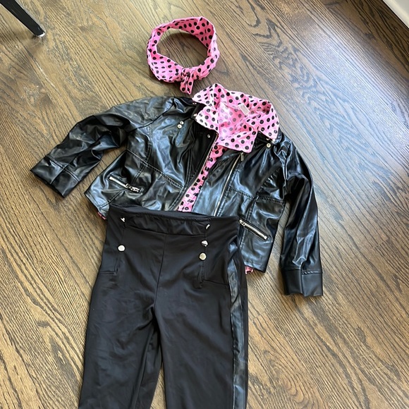 1950s girls Halloween costume! - Picture 2 of 3